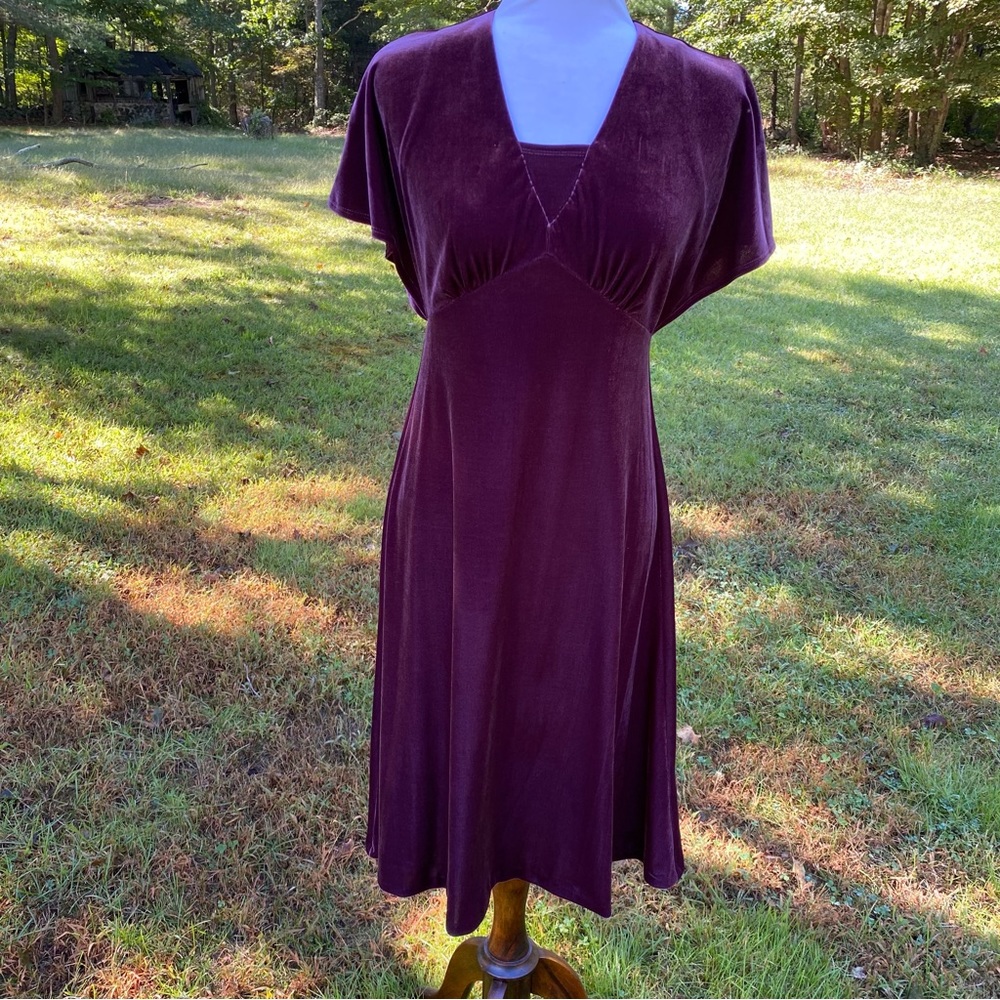 TAYLOR DRESS EMPIRE MIDI PURPLE VELVET SIZE 4